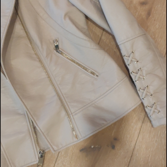 Stunning Guess Vegan Leather Jacket with Gold Detail - Picture 4 of 6